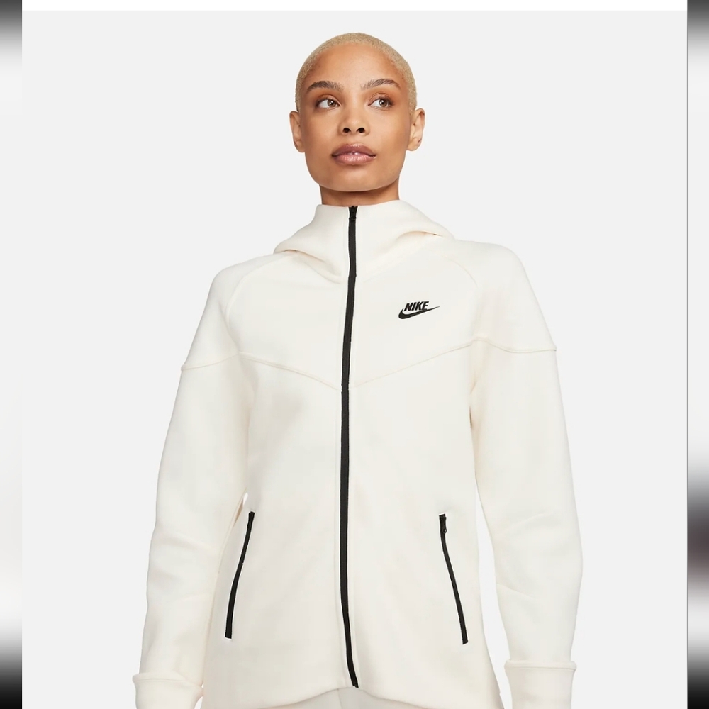 Nike Tech Fleece Wind Runner